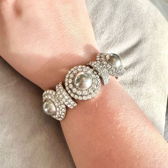 Silver statement pearl rhinestone bracelet - Picture 3 of 3